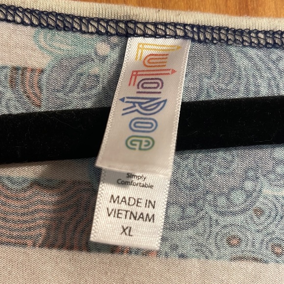 LulaRoe Top - Picture 2 of 2
